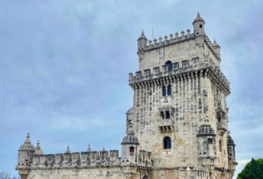 葡萄牙里斯本阿尔法玛区-里斯本故事中心【中文专车-悦享旅程】【中文专车出行，行程自己定义，无需等待，专属贴心服务，尽享惬意旅程。】