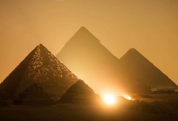 埃及金字塔群+埃及国家博物馆+专车专导+门票午餐+纯玩私家团【[套餐都是 精致独立团 拒绝拥挤 专车专导]】