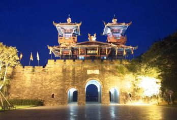 中国湖北+东湖+武汉极地海洋度假区一日游【提供多语种定制游】【来一场说走就走的旅游吧，当地人带您Citywalk，可提供多语种的地陪人员，可接待来自不同国家客户】