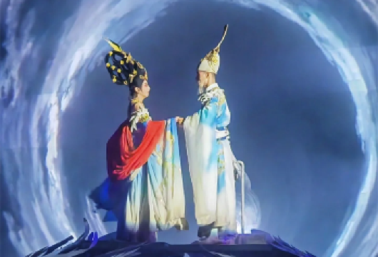 西安兵马俑+怀青宫+长哀歌私人一日游【了解古代中国皇帝和兵马俑的鲜为人知的故事，惊叹于古代中国高超的雕塑技艺。 漫步在中国***的皇室夫妇沐浴的地方，周围环绕着至今仍在冒着热气的 60°C 温泉。 观看《长生不老》的中间区域座位，300名舞者将杨皇后的悲惨爱情故事搬上舞台，在漂浮舞台上栩栩如生地呈现在观众面前。】