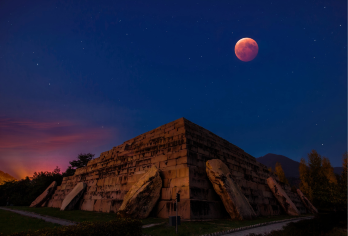 集安大吉他广场+博物馆+高句丽遗迹+鸭绿江国门一日游【感受塞外江南的邂逅与风情，朝鲜族民族特色，2000余年高句丽文化瑰宝。边境城市的异域特色与文化碰撞。】