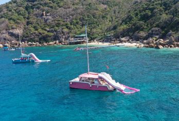 百福湾自由浮潜不限时＋航拍玻璃船＋摩托艇香蕉船 海钓 滑滑梯【百福岛也叫百福湾，也是国家软珊瑚保护基地，水质清澈，水下生物丰富，浮潜效果超棒！】