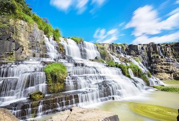越南大叻一日游（A线路古典套）【火车站-粉红色大教堂-疯狂屋-达坦拉瀑布-玛利修道院-春香湖-大叻广场-灵富寺】