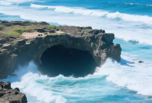 巴厘岛蓝梦岛一日游【恶魔的眼泪/红树林/梦幻海滩】【梦幻海滩：梦幻海滩沙白水清，悬崖海景搭配蒂芙尼蓝海水，宛如仙境】