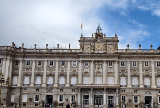 西班牙丽池公园+阿尔卡拉门+格兰大道【中文司机/可订多日】【免费量身定制行程，多日行程包车巨惠！详情可咨询客服人员！】