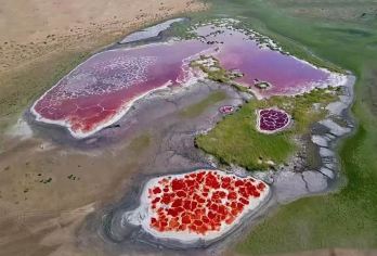 腾格里沙漠六湖穿越·乌兰湖地球之心+小天鹅湖+骆驼湖一日游【多个出发地套餐供您选择(1.银川往返，2.中卫往返，3.银川出发中卫结束，4自行往返沙漠入口)】
