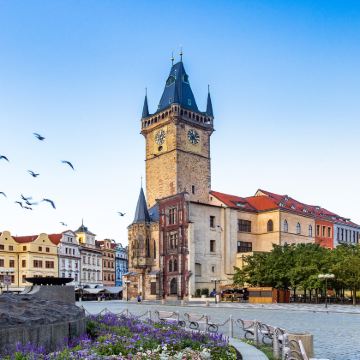 捷克布拉格城堡查理大桥伏尔塔瓦尔河一日游中文包车酒店接送