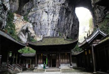 武隆天生三桥+仙女山国家森林公园一日游【真纯玩丨无购物】【[导游服务]优选导游带团，全程一车一导精细服务】