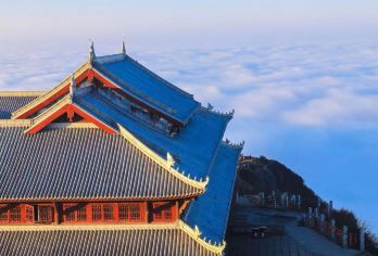 峨眉山一日游【15人小团 金顶+峨眉半山 特色午餐】【[高端体验]可选“索道快速通道 上金顶” 免去高峰时期长时间排队困扰 避免景区人挤人】