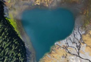 香格里拉无底湖商务纯玩+轻徒步一日游【（精选线路）品质线路，香格里拉无底湖一日游，全程用车无缝接送、为您带来舒适的旅行体验。】