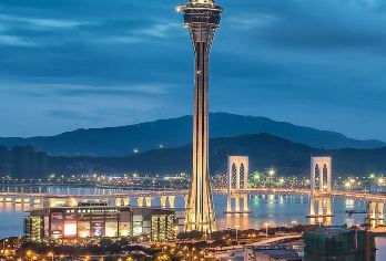 香港纯玩一日游【天星小轮+金紫荆广场+太平山顶】【含中餐】【连锁茶餐厅-大家乐 享用午餐】