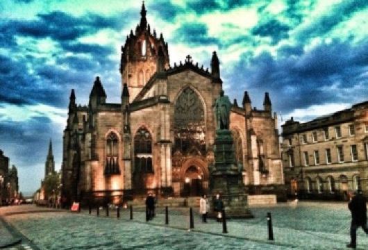 爱丁堡中文地陪【爱丁城堡+国立博物馆+卡尔顿山+大教堂】【感受一座充满魔法色彩的浪漫城市，古老的城堡、独特的建筑和丰富的历史文化，让你爱上爱丁堡！】