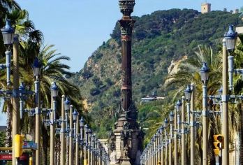 西班牙巴塞罗那市区-高迪奇幻建筑与海港落日之旅-包车-精选【专属客服和本地中文司机，一家一团包车】