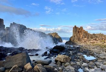 澳大利亚卧龙岗凯阿马喷水孔+海崖大桥一日游【网红天堂之门】【打卡网红小众美景，看卧龙岗经典喷水洞，打卡南天寺】