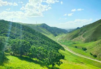 辉腾锡勒草原+红石崖寺一日游【2-8人小团，免费接】【出差休息就一天没关系，给我一天让您深入自然之美，尽收眼底！】