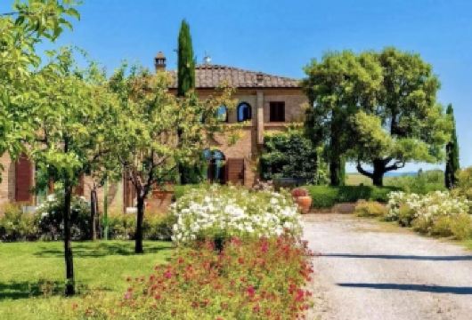 意大利锡耶纳老城+奥尔恰谷一日游【中文私享包车/咨询优惠】【尊享一对一高端行程定制，豪华包车专属礼遇，专业旅行顾问24小时恭候垂询。】