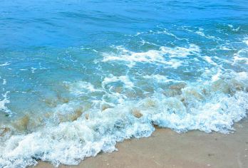 茂名浪漫海岸国际旅游度假区+高州仙人洞景区一日游-可英文服务【可提供英文及小语种导游服务-往返接送-可选导游-可代订门票】