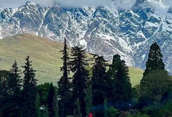 新西兰皇后镇米尔福德峡湾+金斯顿小镇【中文包车+12小时】【尊享一对一高端行程定制，豪华包车专属礼遇，专业旅行顾问24小时恭候垂询。】