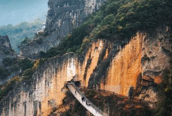 【8人团+必消全含】武陵山大裂谷+816工程+白鹤梁一日游【[优选车型]优选5-9座正规车辆，手续齐全，拒绝无资质车辆出行，为您的安全保驾护航，核心商圈上门】