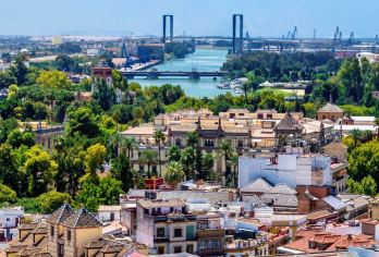 西班牙塞维利亚市区-王宫-大教堂-斗牛场-黄金塔-包车-精选【专属客服和本地中文司机，一家一团包车】