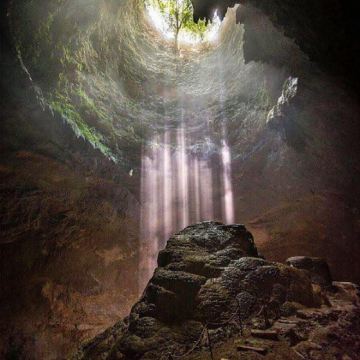 印度尼西亚日惹天坑中岜朗+Timang Beach一日游