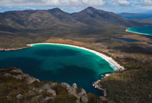 澳大利亚塔斯马尼亚霍巴特酒杯湾+酒杯湾观景台一日游【深入菲瑟涅国家公园，体验美丽的东部海岛风光】