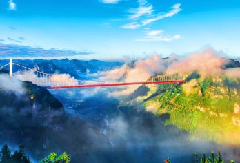 湖南湘西一日游/矮寨奇观旅游景区+矮寨大桥+奇梁洞+凤凰古城【VIP私人定制行程、专属中文司机、舒适出行、景点随心调，更多行程定制需求，欢迎咨询！】