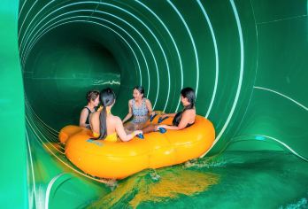 富国岛香岛缆车+水上乐园+护国寺+椰子监狱+白沙滩一日游【乘坐 Hon Thom 缆车——世界上最长的跨海缆车（25 分钟）】