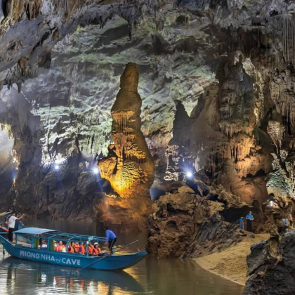 越南中部一日游 · 天堂洞 + 凤牙洞 | 顺化出发