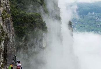 恩施大峡谷一日游【无购物随心游-可定精致团】【不含：景交车20元/人（必需消费） 地面缆车30元/人（必需消费） 上行索道105元/人（自愿选择）】