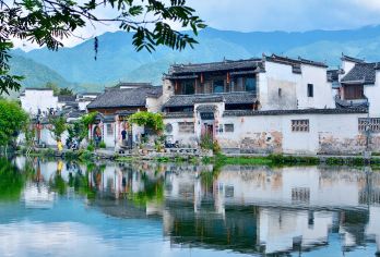 安徽宏村景区+西递2-8人私家团|上门接送.专属导游服务【[美景连连]黄山周边网红线路，世界文化遗产地， 国家5A景区！】