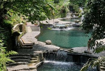 马尼拉周边隐秘谷温泉度假一日游【马尼拉往返】【百年火山温泉秘境，天然森林氧吧】