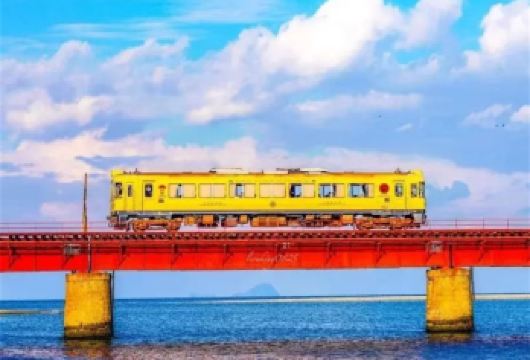 京都丹后海上列车+天桥立+伊根舟屋治愈系一日游，千与千寻同款【丹后海上列车体验（含223D号列车费用），进入《千与千寻》世界，恍如置身现实版的吉卜力童话】