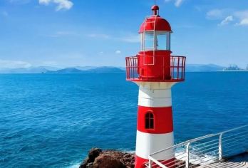 深圳大梅沙+中英街+地王观光登顶+外观世界之窗1日游+私家团【私家旅行：一单一团，不拼客，专属旅行 品质服务：车上门接送，专职司机护航】