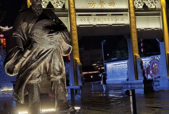 赣州古城墙+郁孤台公园+八镜台等市区景点（可定制）一日游【当地资深导游专业带团（可替换行程中景点，赣州市区内一日游）】