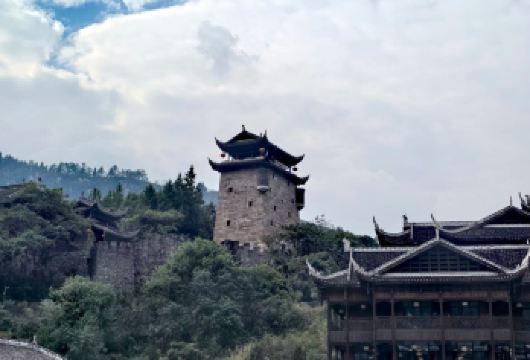 蚩尤九黎城+龚滩乌江画廊一日游包车游&自由行不含票&一单一团【[优势亮点]私家团、ViP一单一团，不拼车，不拼人，专车专用，属于专属空间。】