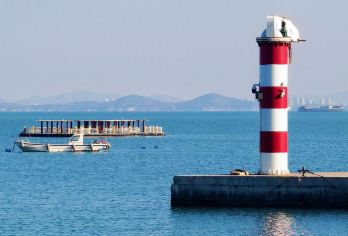烟台月亮湾+东炮台海滨风景区+渔人码头包车一日游-可英文服务【可提供英文及小语种导游服务-往返接送-可选导游-可代订门票】