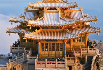 河南洛阳老君山景区一日游【车次可多选|直达索道口|全程高速】【[本地发团]当地旅行社、洛阳火车站和高铁站出站口均有上车点】