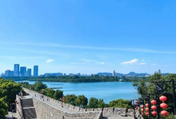 【金牌说】南京明城墙讲解 2.5小时 中高级导游 精品小团【[金牌导游讲师团]他们博古通今，幽默睿智，善于挖掘文物背后的故事，用有趣的方式还原历史真相】