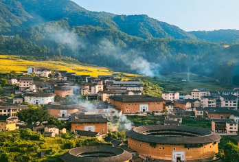 【探秘土楼王】永定高北土楼1日游【市区酒店接送+多套餐可选】【◆[行程亮点]探访神之围楼《大鱼海棠》女主椿的家，爸爸去哪儿同款，美拍同款靓照~】