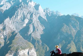 虎跳峡徒步一日游【3条线路任选】halfway/瀑布/上虎跳【提供登山杖雨衣使用，专业持证领队全程带队】