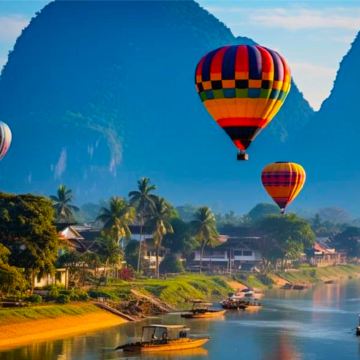老挝万荣：30分钟热气球(日落或日出)飞行体验+皮划艇体验