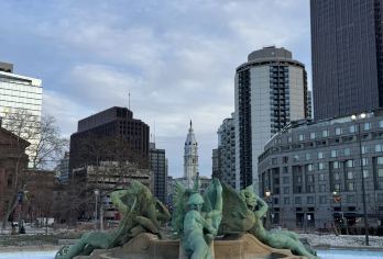 美国纽约往返费城独立宫-市政厅等网红景点包车-精选【专属客服和本地中文司机，一家一团包车】