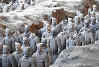 兵马俑+华清宫一日游【赠午餐，汉服体验，无线耳麦】【[亮点1]三环内上门接驾，免去您起集合的烦恼!】