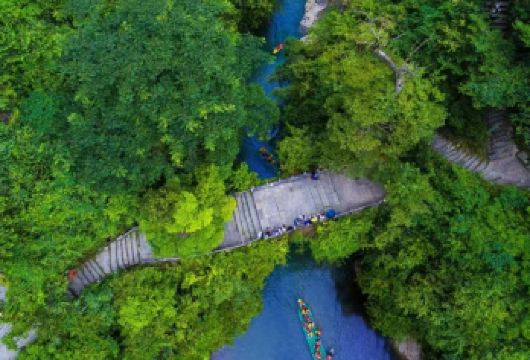 【一单一团·含必消景交】恩施建始地心谷+清江蝴蝶岩景区一日游【[服务保障]市区酒店/火车站免费接送+驾驶多年经验老司机为您保驾护航+24小时客服管家贴心服务。】