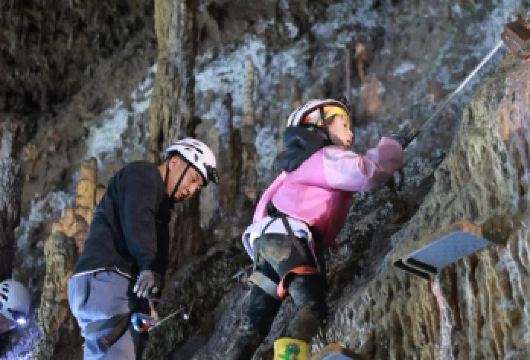 【拼小团】贵州兴义将军洞+玉皇顶一日游6人小团【亲子专属：全程专业教练带队指导，安全系数拉满】