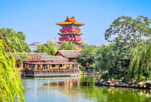 清明上河园+万岁山武侠城一日游·私家团【上门接送+包含门票】【[舒适体验]家庭包车私享小团，亲子出游，公司团建，不和陌生人拼团，1单1团更舒适。】