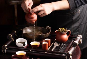 日文精緻小团半日游｜十分+九份夜景+九份茶馆体验｜鼎泰丰卷【九份夜景，安排九份人气茶馆「芋仔蕃薯」体验台湾茶文化，十分老街放天灯，体验经典台湾文化】
