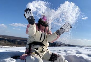 南山银峰滑雪场一日游【滑雪新手看过来+雪板雪圈都可玩】【随车配备滑雪大神领队，玩的放心，玩的开心！】