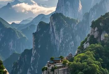 西安华山一日游【含门票+中英文导游+私人包车接送】【在这个激动人心的徒步一日游中，登上雄伟的华山，参观位于华阴市附近的中国五大名山之一】